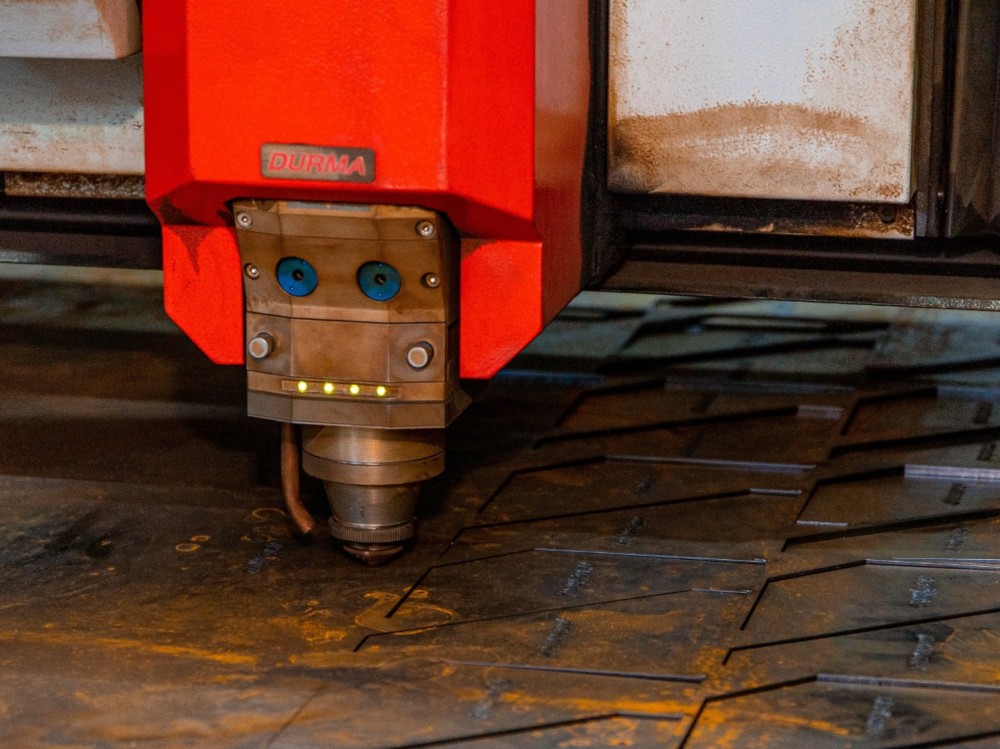lazer_shapka_1-min